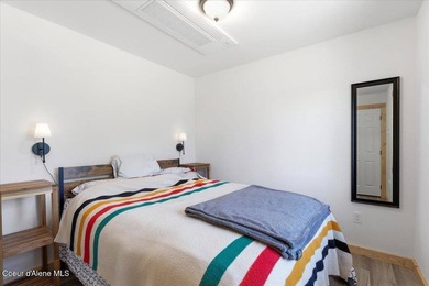 This is a great opportunity to live in a beautiful new shop home - photo 34