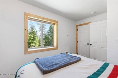 This is a great opportunity to live in a beautiful new shop home - photo 35