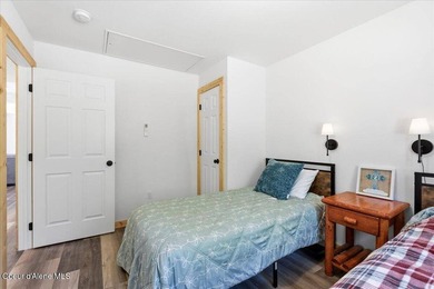 This is a great opportunity to live in a beautiful new shop home - photo 38