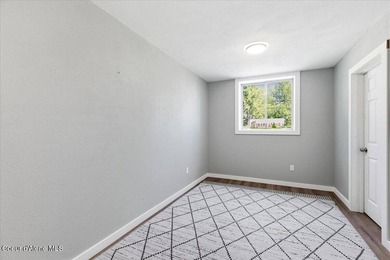 This is a great opportunity to live in a beautiful new shop home - photo 40