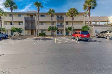 Welcome to this charming first-floor condo in the peaceful - photo 1