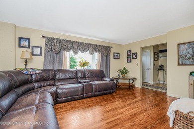 Beautiful 25-foot semi-attached home located in the heart of - photo 6