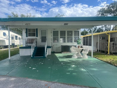 (private lake, pond, creek) Home For Sale in Holiday Florida