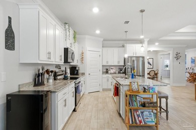 Must See this Gorgeous and spacious 4 bedroom 3 bathroom - photo 11