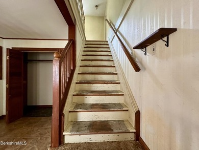 Great potential in a lovely setting. Located on a dead end, this - photo 16
