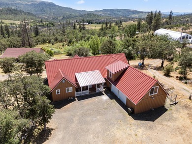 (private lake, pond, creek) Home For Sale in Eagle Point Oregon