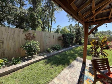 Must See this Gorgeous and spacious 4 bedroom 3 bathroom - photo 32