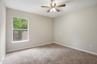 Cul-de-sac and brick home near NAS has freshly Painted neutral - photo 33