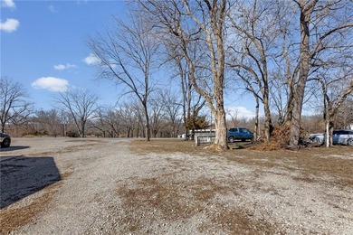UNBEATABLE VALUE IN LINN VALLEY LAKES! Discover your dream - photo 35