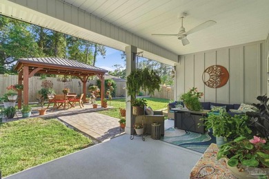Must See this Gorgeous and spacious 4 bedroom 3 bathroom - photo 35