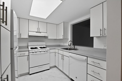 Bright and sunny one bedroom apartment on the second floor with