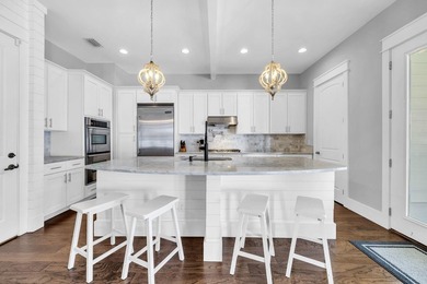 Welcome to 48 Ruth Street, a beautifully appointed coastal - photo 4