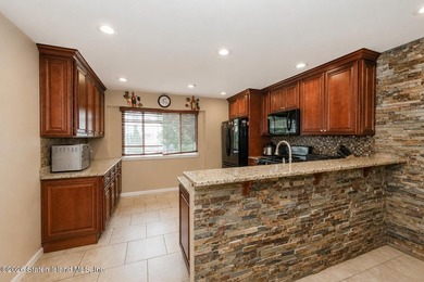 This lovely home in Sharrotts Estates, Woodrow, Staten Island is - photo 4