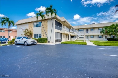 Cape Coral Lakes Area Condo For Sale in Cape Coral Florida