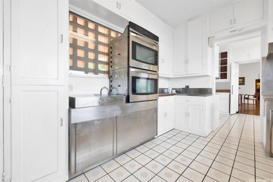 BREATHTAKING OCEAN VIEWS take center stage from the moment you - photo 2