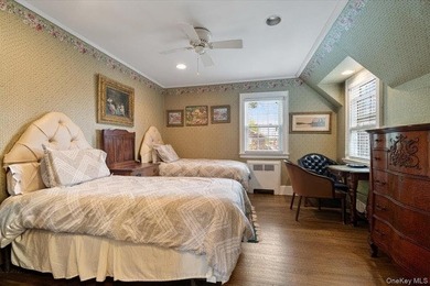 Welcome to this lovely side hall colonial boasting 4 bedrooms, 3 - photo 20