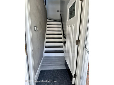 Location, Location, Location. Welcome to an exceptional hidden - photo 3