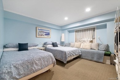 Welcome to this lovely side hall colonial boasting 4 bedrooms, 3 - photo 25
