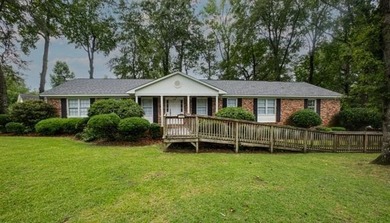 Large 4 bedroom home on a corner lot in Alice dr school - photo 1