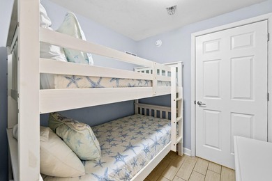 Beautifully updated and fully furnished 2BR + bunkroom/3BA condo - photo 10