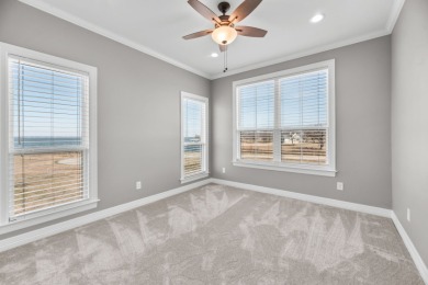 Amazing 4 bed 4 bath lake home on open water! Incredible views! - photo 31