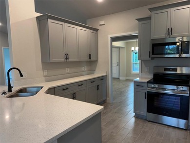 Spacious 2,010 sq. ft. of heated living space, this residence - photo 11
