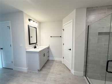 Spacious 2,010 sq. ft. of heated living space, this residence - photo 19