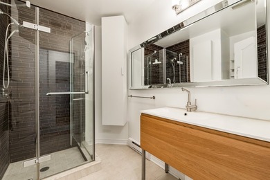 Magnifique condo de 2 chambres offrant un parfait melange de - photo 20