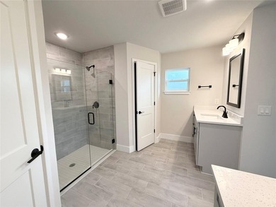 Spacious 2,010 sq. ft. of heated living space, this residence - photo 21
