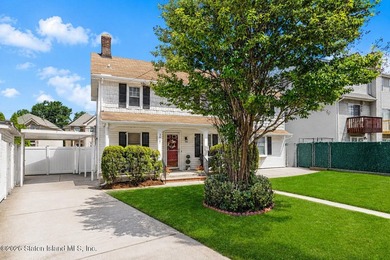 Beautifully appointed colonial in Travis. Lovely rocking chair - photo 2