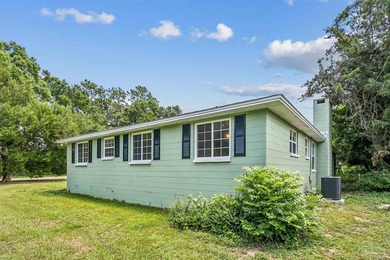NEWLY RENOVATED! This move-in-ready 3-bedroom, 2-bath home has - photo 30