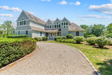 Enjoy the invitIng relaxed atmosphere that New Seabury has to - photo 2