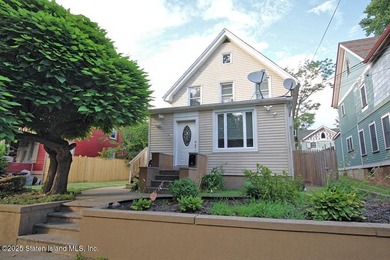 This is the one! 3 units located on 1 tax lot. 219 fisher is - photo 1