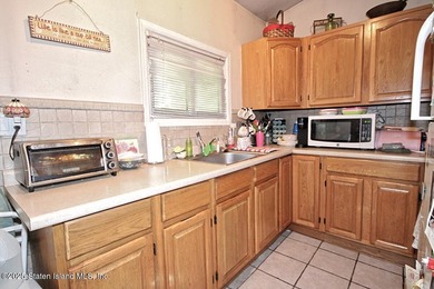 This is the one! 3 units located on 1 tax lot. 219 fisher is - photo 8