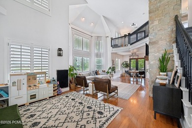 Spacious and well-located in the heart of Midway Valley, this - photo 3