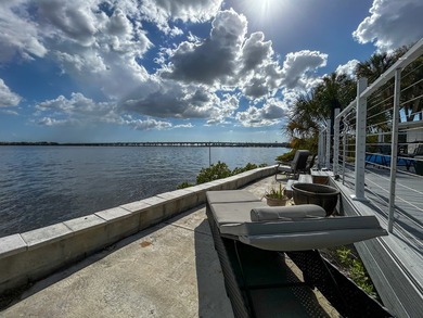 This glamorous waterfront home has been completely reimagined - photo 4