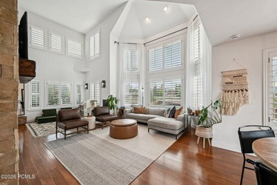 Spacious and well-located in the heart of Midway Valley, this - photo 5