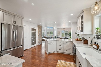 Spacious and well-located in the heart of Midway Valley, this - photo 10