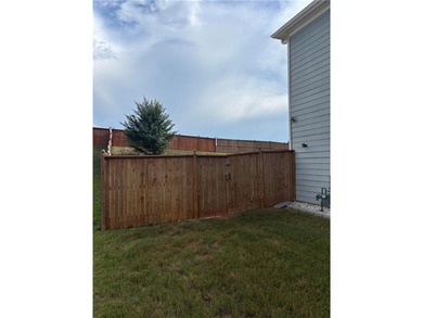 Welcome home to this beautiful, maintained brick home with a - photo 5