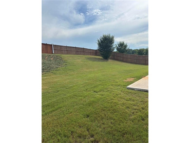Welcome home to this beautiful, maintained brick home with a - photo 6