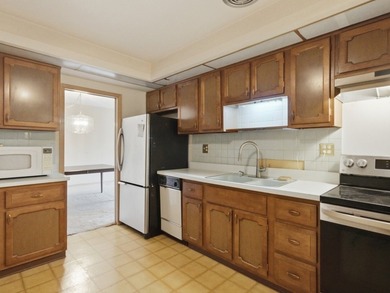 Rarely available Spectacular Condo with breathtaking views of - photo 7