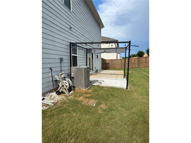 Welcome home to this beautiful, maintained brick home with a - photo 8