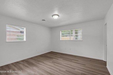 Welcome home to this beautifully updated 3-bedroom, 2-bath - photo 11