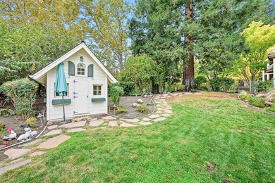Luxury estate with elegant design. Exquisite One of a kind gated - photo 12