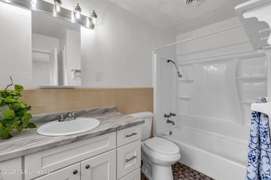Welcome home to this beautifully updated 3-bedroom, 2-bath - photo 13