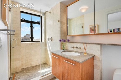 SHOWINGS BY APPOINTMENT ONLY PENTHOUSE DUPLEX WITH WATER VIEWS - photo 13