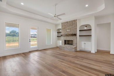 Welcome to this gorgeous 4-bedroom, 3.5-bath home perfectly - photo 6