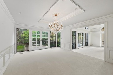 Luxury estate with elegant design. Exquisite One of a kind gated - photo 20
