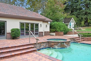 Luxury estate with elegant design. Exquisite One of a kind gated - photo 21
