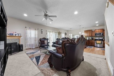 Move In Ready 4-bedroom, 3.5-bath zero-lot home in Cedar Springs - photo 3